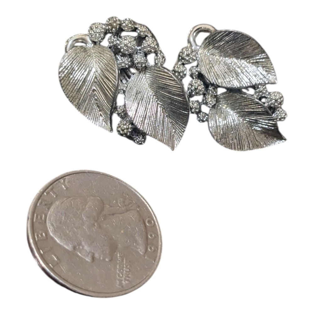Lisner Vintage Silver Tone Leaf Clip On Earrings Signed‎ Retro Costume Jewelry - Picture 2 of 5